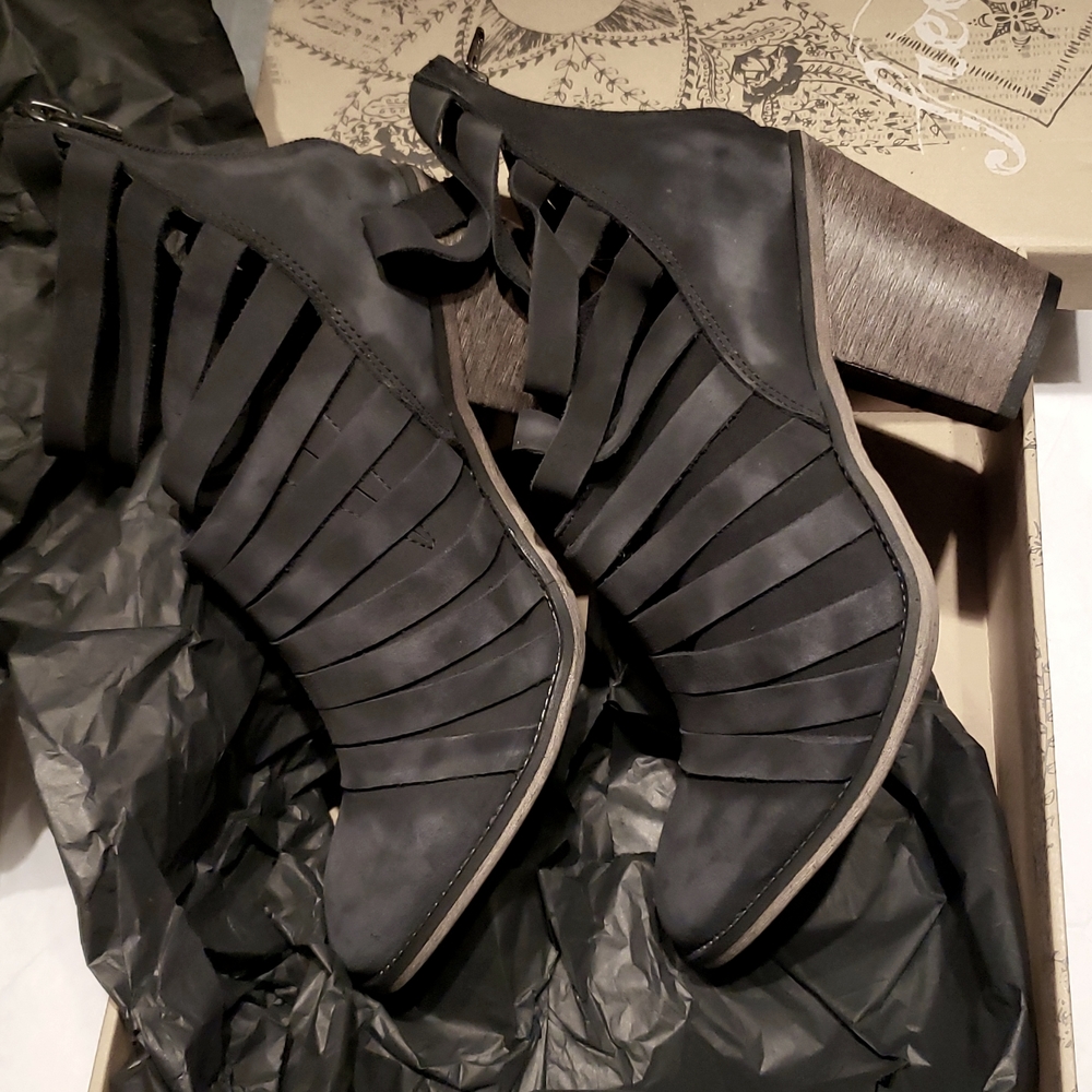 Free People New Boots HYBRID Strappy Suede Leather Booties NIB BLACK Women's 10 - Picture 14 of 14